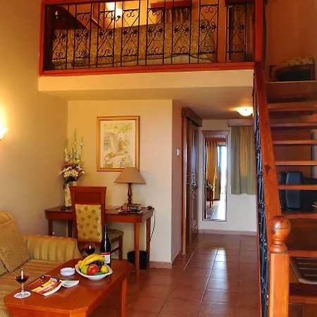 펜션 Bellapais Monastery Village *