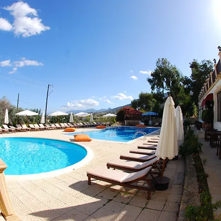 Bellapais Monastery Village 펜션