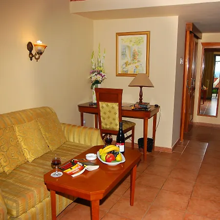 Bellapais Monastery Village 펜션