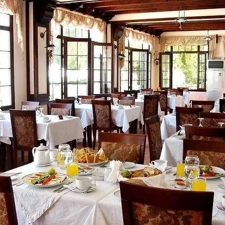 펜션 Bellapais Monastery Village *