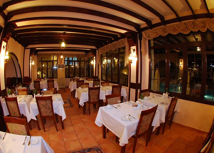 Bellapais Monastery Village Case de vacanță