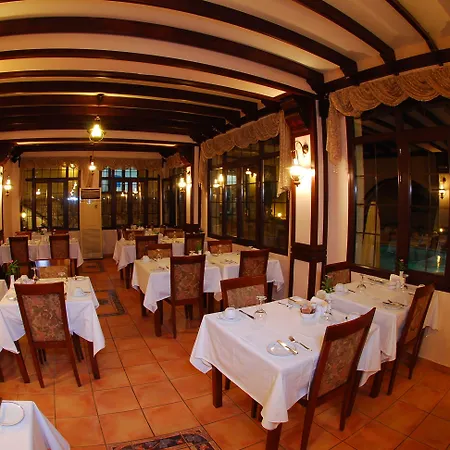 別荘 Bellapais Monastery Village