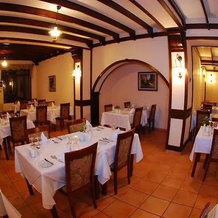 Bellapais Monastery Village Hotel