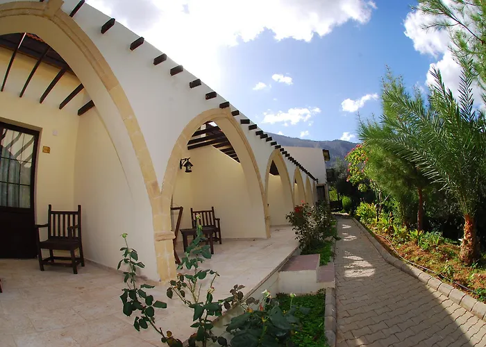 Semesterbostad Bellapais Monastery Village