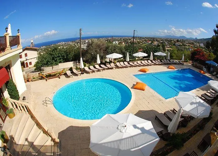 Semesterbostad Bellapais Monastery Village Kazaphani