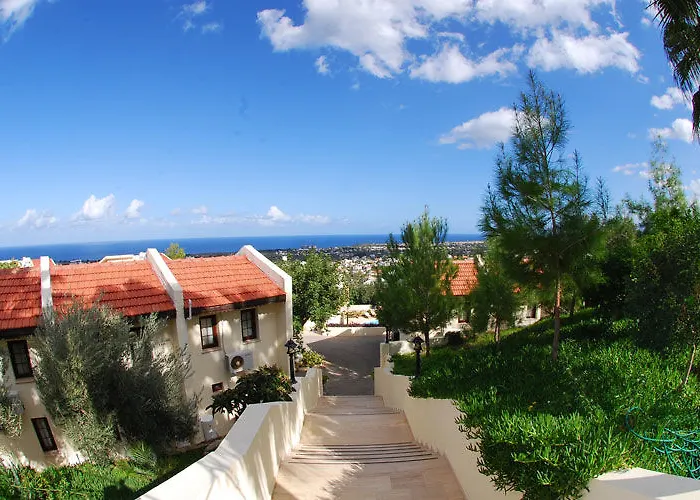 Semesterbostad Bellapais Monastery Village Kazaphani