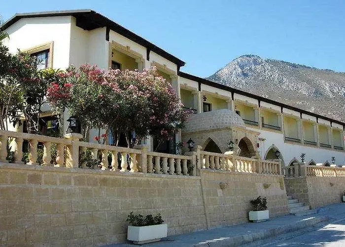 Semesterbostad Bellapais Monastery Village