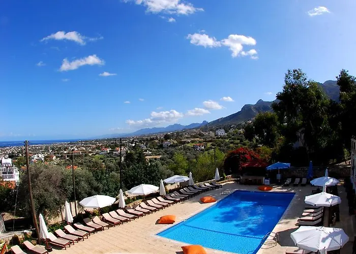 Semesterbostad Bellapais Monastery Village *