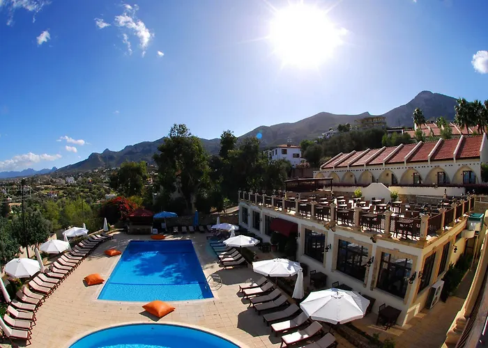 Semesterbostad Bellapais Monastery Village *