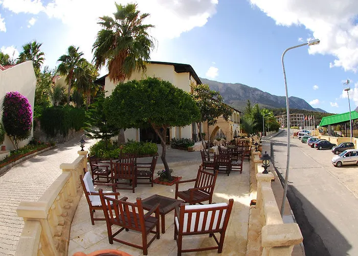 Bellapais Monastery Village Semesterbostad Kazaphani